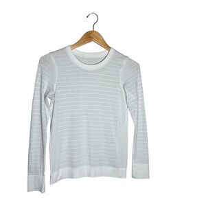 Lululemon Breeze By Long Sleeve Size 6